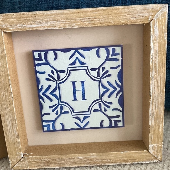 ❤️3 for $15! ❤️ Bathroom decoration, four blue and white tiles in frames. - Picture 6 of 12